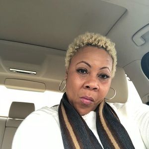 Meet your Posher, Cynthia